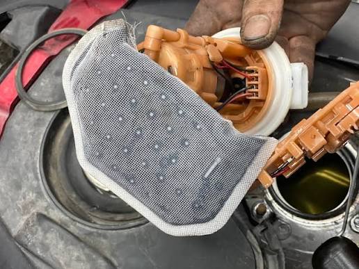LỌC XĂNG XE MÁY CÓ CẦN THAY ĐỊNH KỲ? 10 ĐIỀU BẠN NÊN BIẾT 2 LỌC XĂNG XE MÁY CÓ CẦN THAY ĐỊNH KỲ? 10 ĐIỀU BẠN NÊN BIẾT 2
